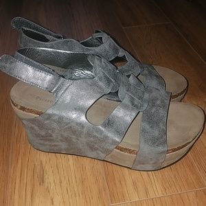 Pierre Dumas Wedge Shoes